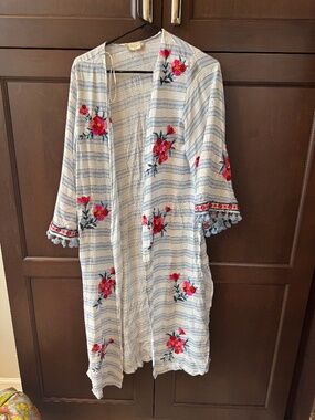 Altar’d State Embroidered kimono/cover up